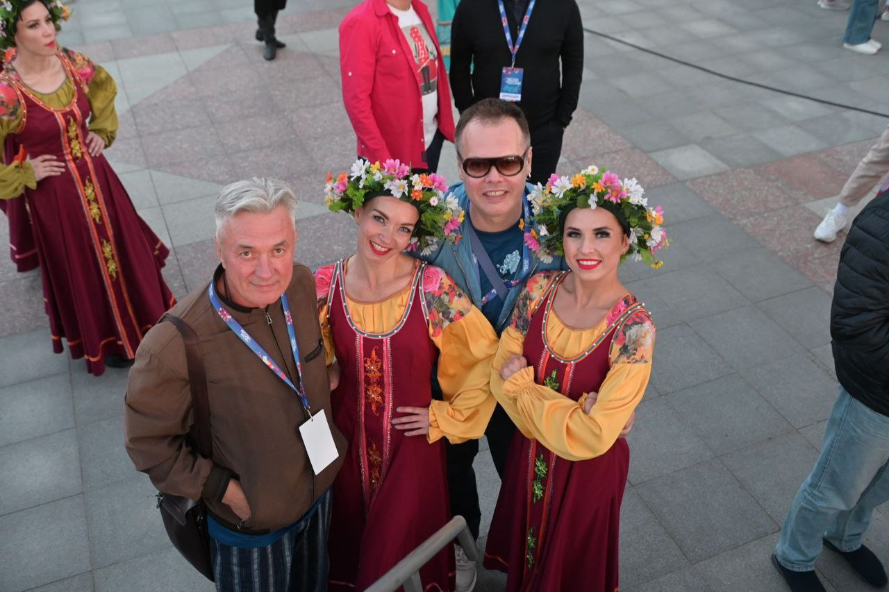 В День России «Сибирский калейдоскоп» выступил на Красной площади в Чебоксарах